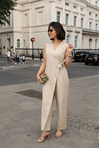 Kombinezon z dekoltem w serek | V-Neck Jumpsuit