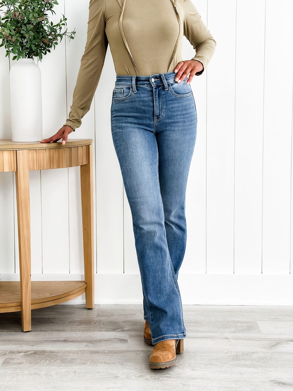 Jennie | Jeans Bootcut z kontrolą brzucha