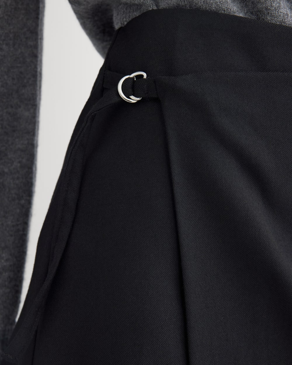 Mini Spódnica Wrap w Tkaninie Tailor Twill | Czarna