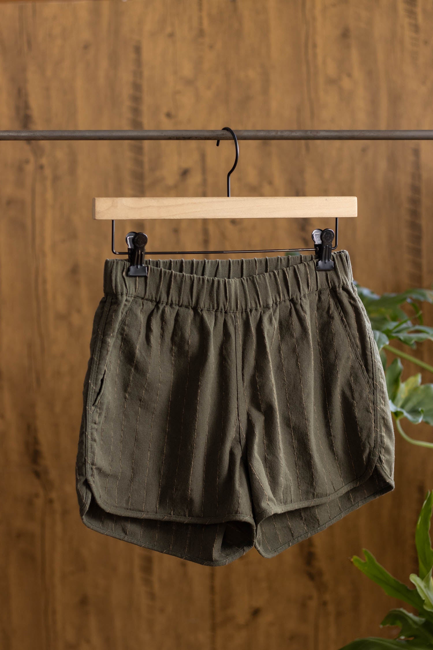 Luca Track Short / Oliwkowy Pasek