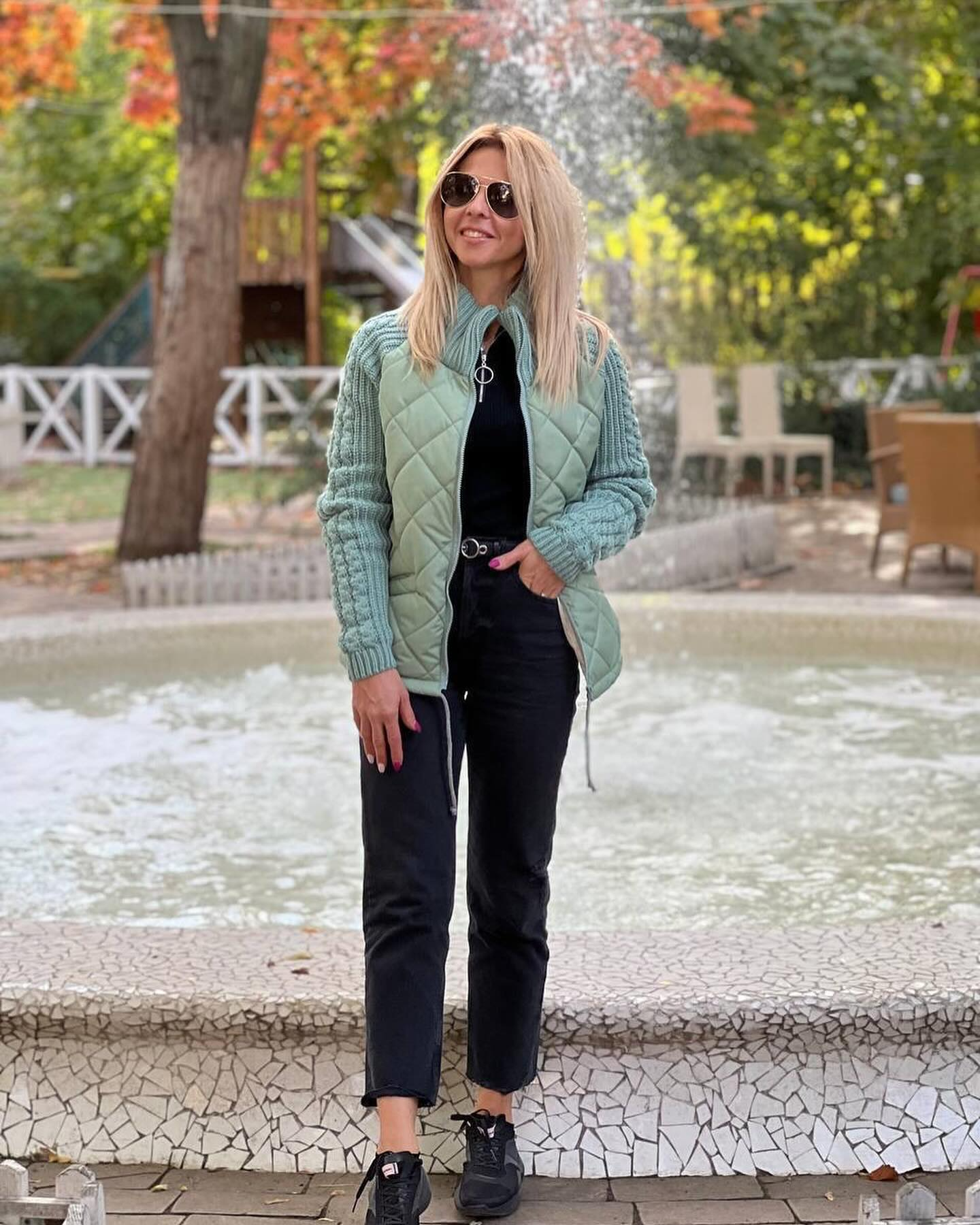 Damska sweterka – wzór patchworkowy, swobodna i wygodna